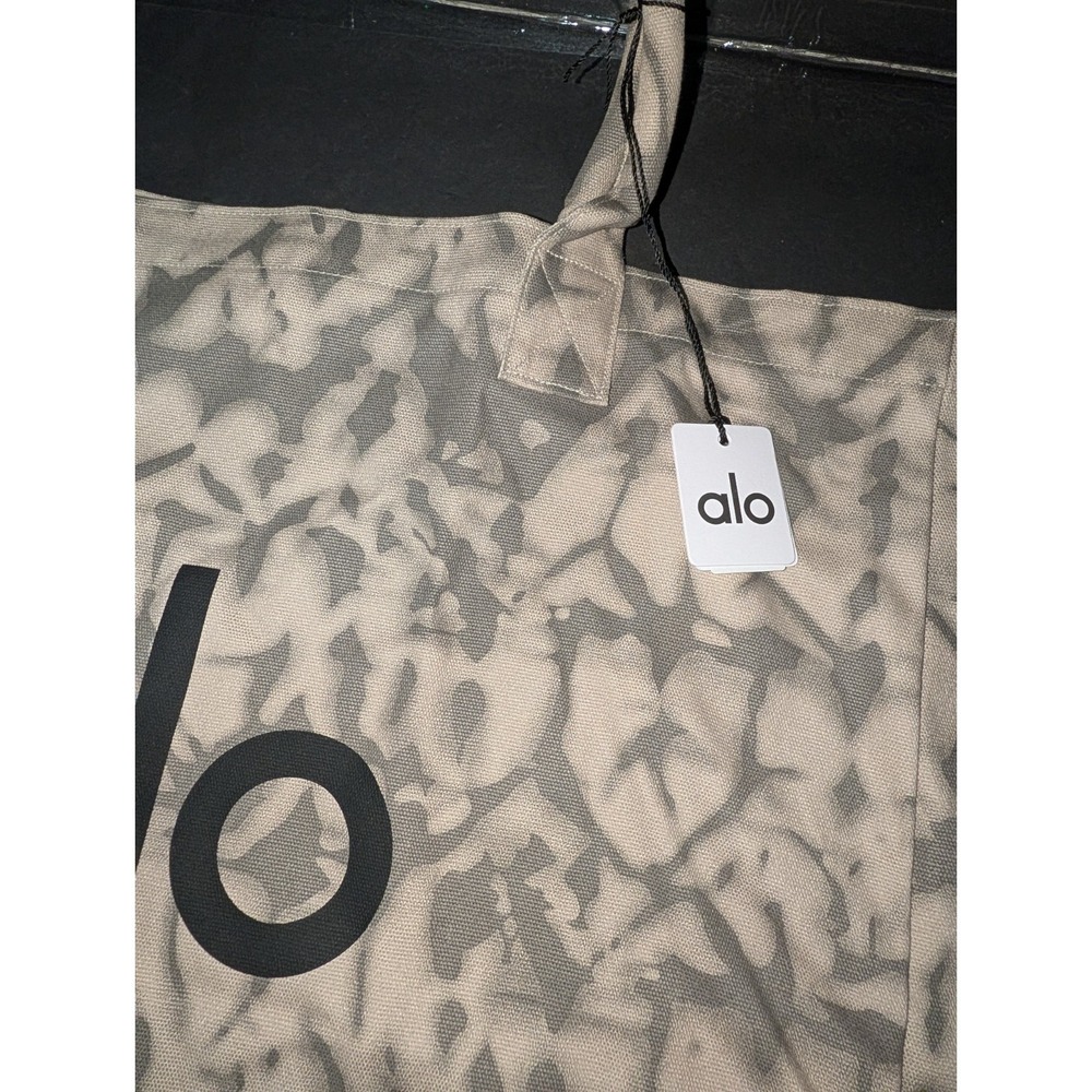 NEW ALO YOGA Gray Tie Dye Large Canvas Tote Bag Gym Travel Carry-on - Picture 5 of 7